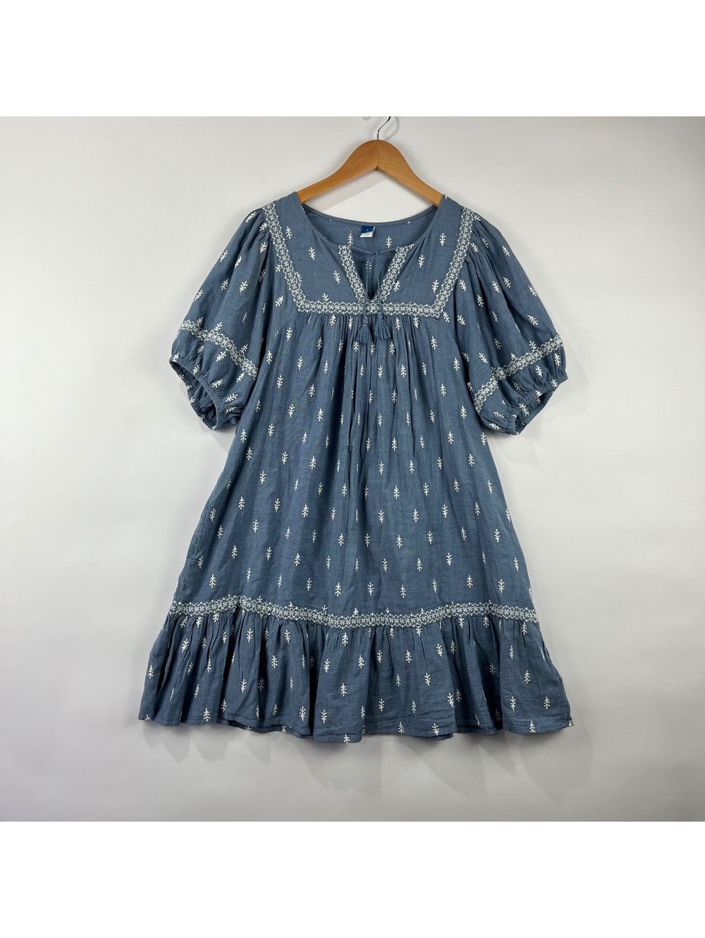 Old Navy Cotton Blend Embroidered Babydoll Prairie Dress Pockets Cottagecore L